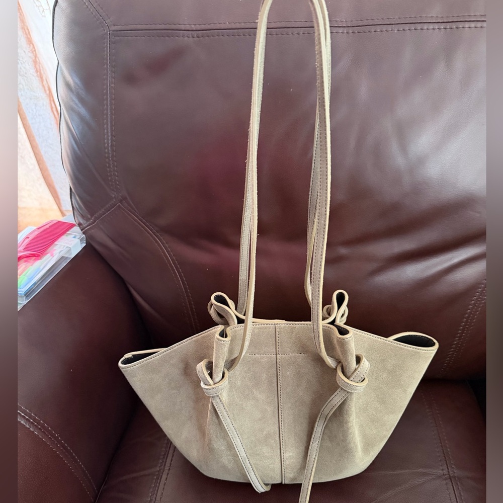 🩵SOLD🩵 Yuzefi Mochi bag - Picture 2 of 9
